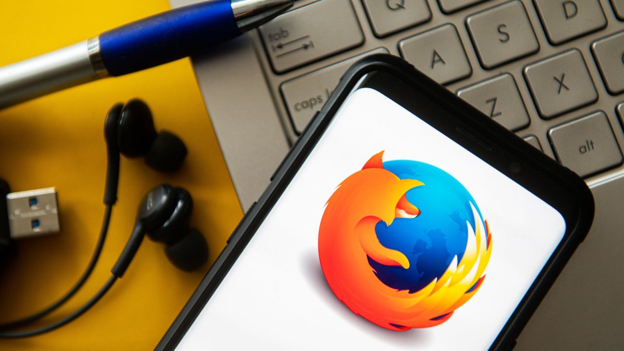 Mozilla says Firefox will evolve into an AI browser, sparks major backlash