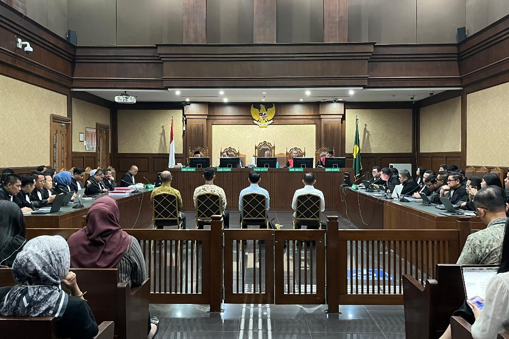 Kerry Adrianto: Penunjukan Langsung Sewa OTM BBM Sesuai Prosedur