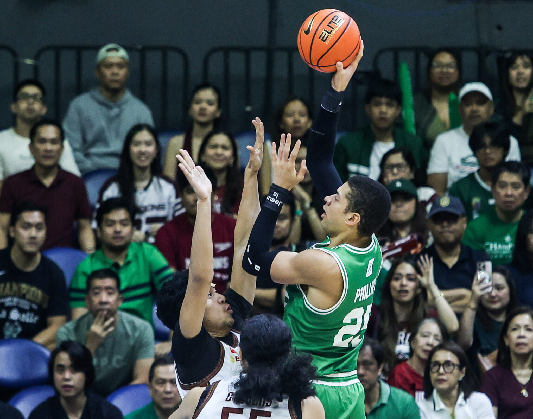 UAAP finals: La Salle gets back at UP to reclaim title
