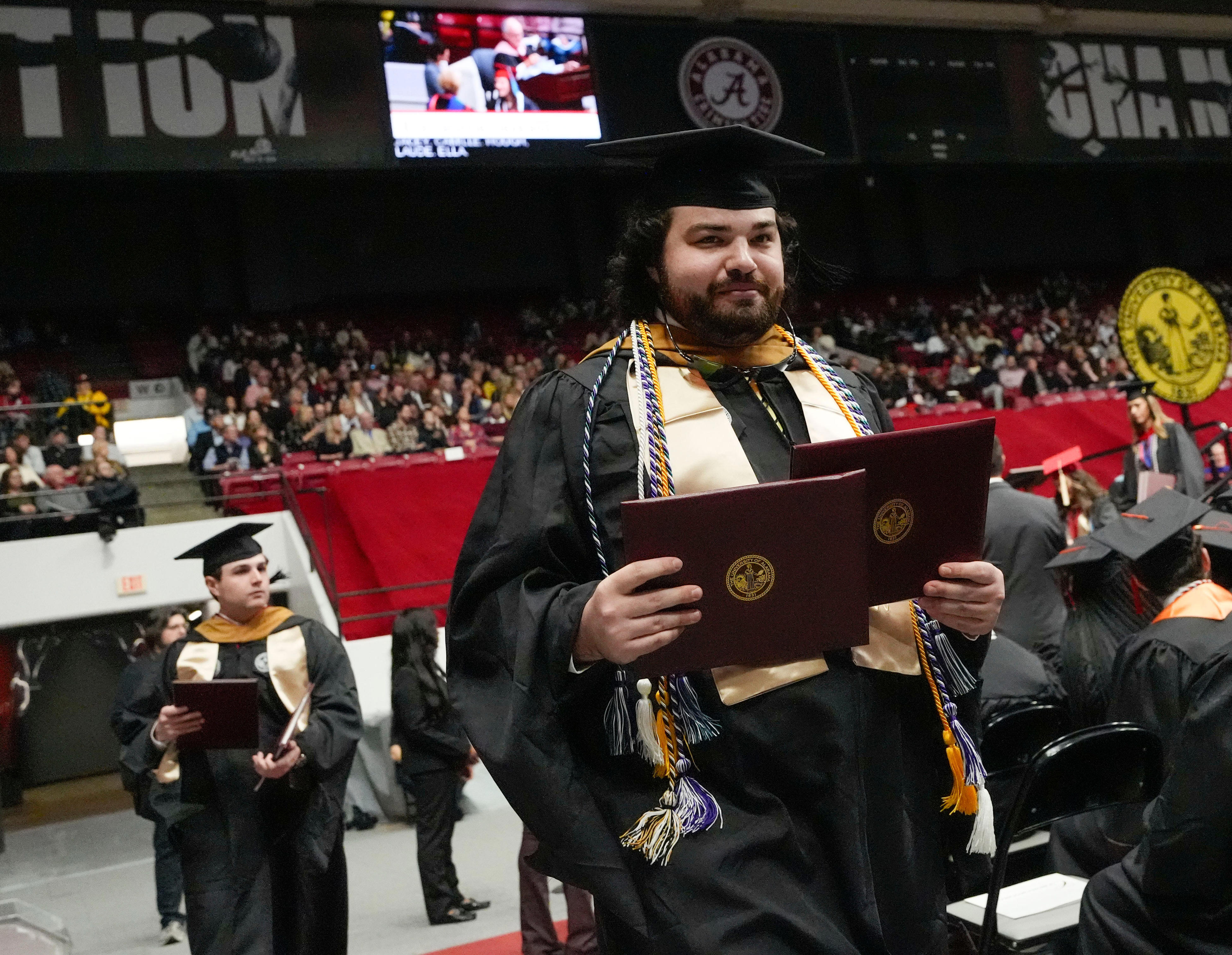 University of Alabama honors class of 2025 at fall graduation