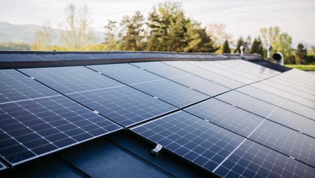 Officials propose policy that could launch plug-and-play solar panels ...
