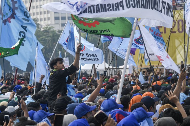 UMP Jakarta 2026 Naik Jadi Rp5,73 Juta, Buruh Anggap Belum Cukup