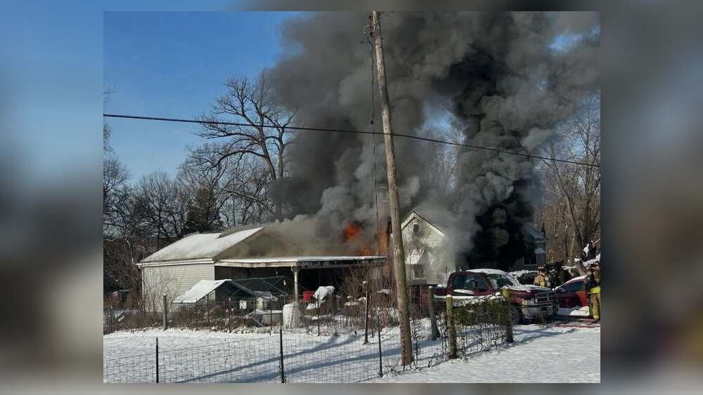 Smoke fills sky after mid-morning house fire in Miamisburg