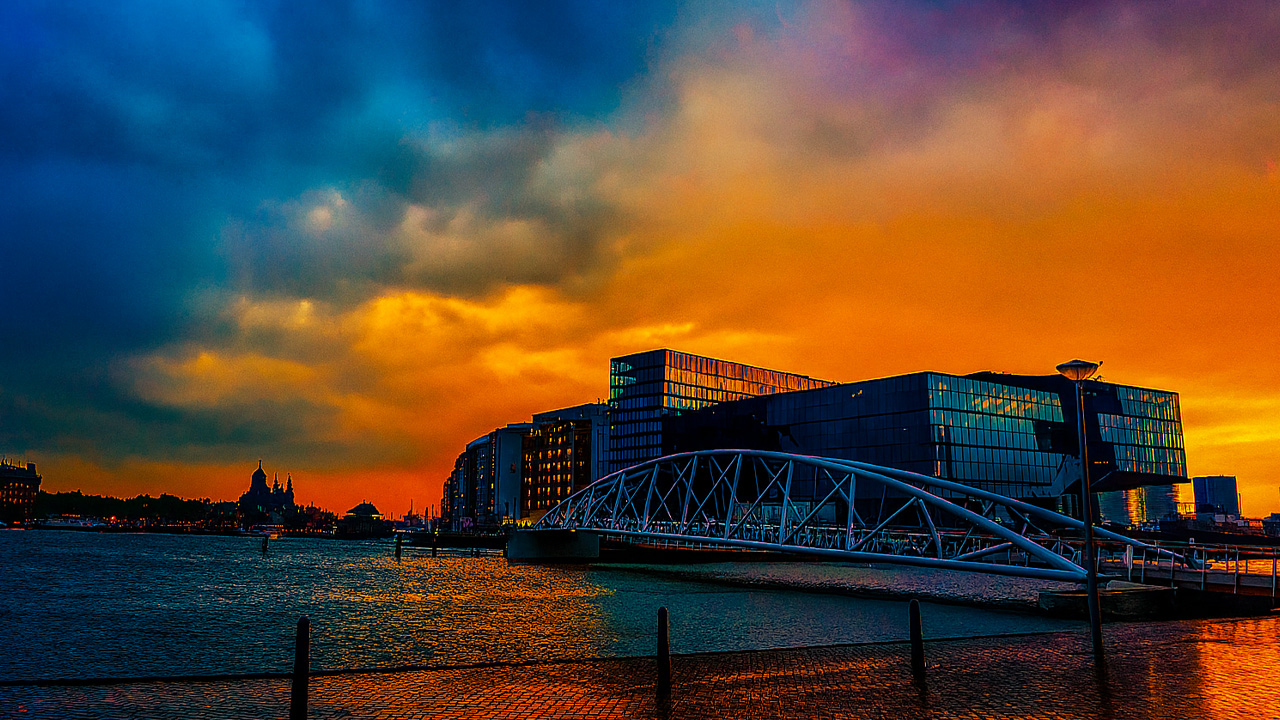 Ontdek Amsterdam in wind en regen