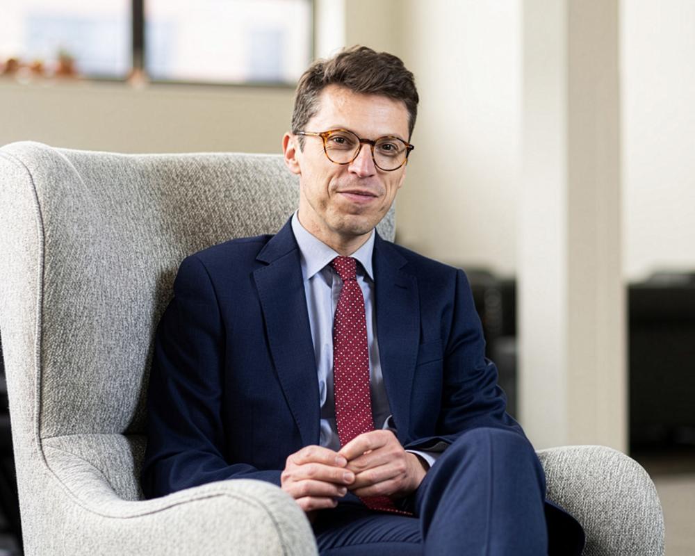 MIT grieves shooting death of renowned director of plasma science center<br>