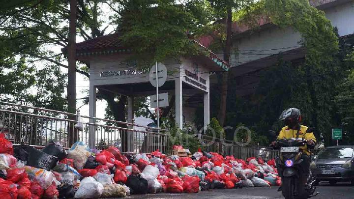 Krisis Sampah Tangsel: Kegagalan Pemerintah Daerah dan Pusat