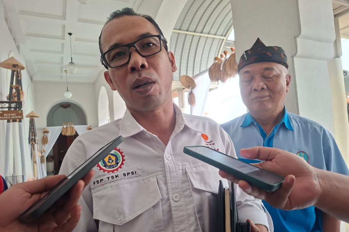 Serikat Pekerja dan Gubernur Dedi Mulyadi Sepakat Tidak Koreksi UMSK Jabar