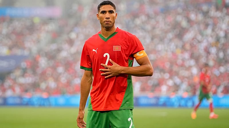 Le Marocain Achraf Hakimi participe à un match de demi-finale masculine de football lors des Jeux olympiques d'été de 2024, le 5 août 2024, au stade de Marseille, en France