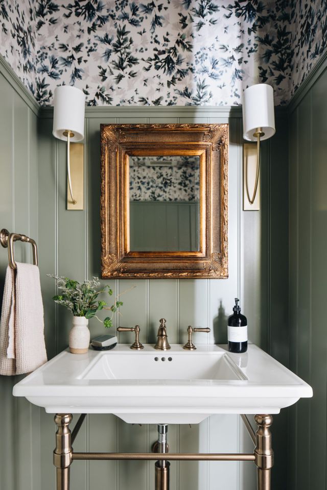 SW Evergreen Fog Design_Powder Room