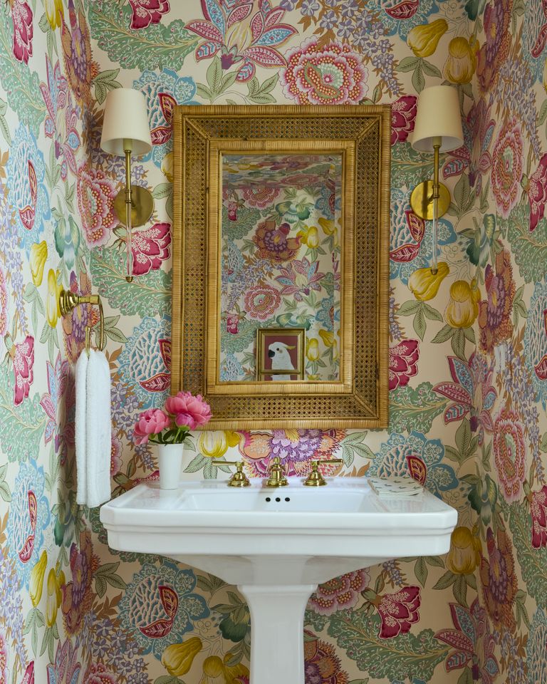 Lily Maddock farm cottage powder room