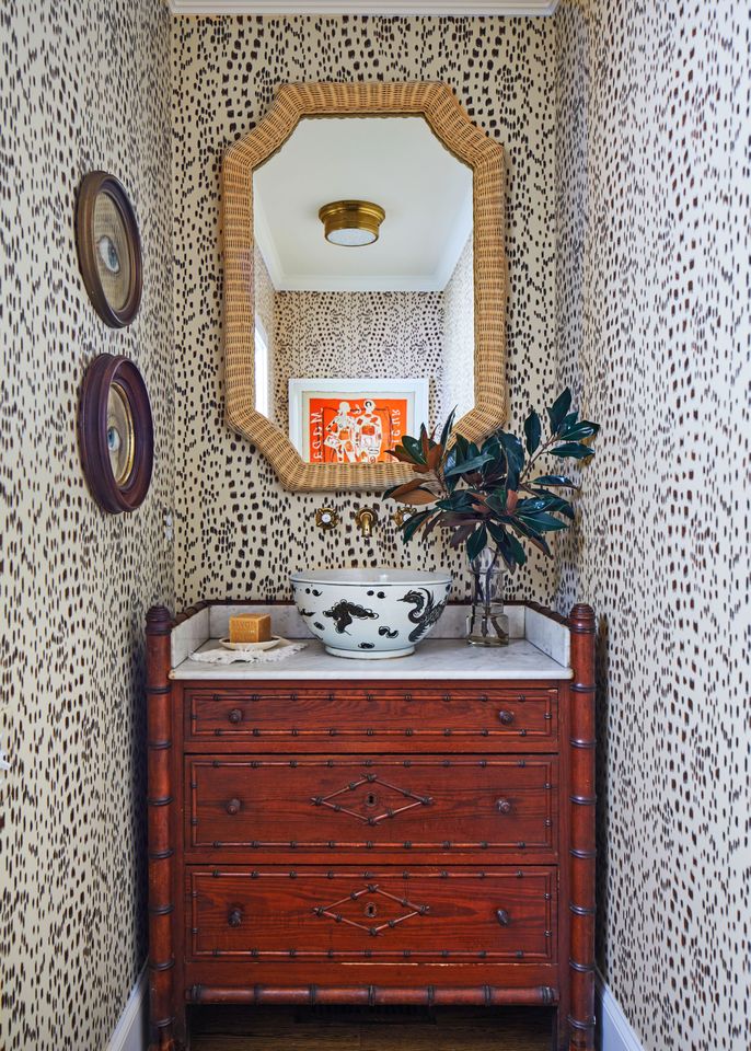 Powder bath with Brunschwig and Fils Les Touches wallpaper