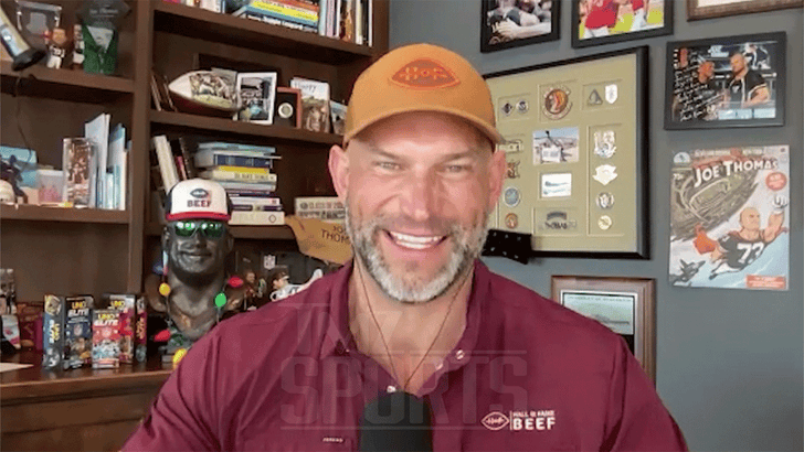 Joe Thomas teams up with UNO Elite Championship Tournament