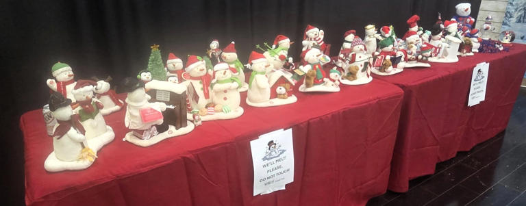 Husband rents vacant store in mall to display late wife’s snowman ...