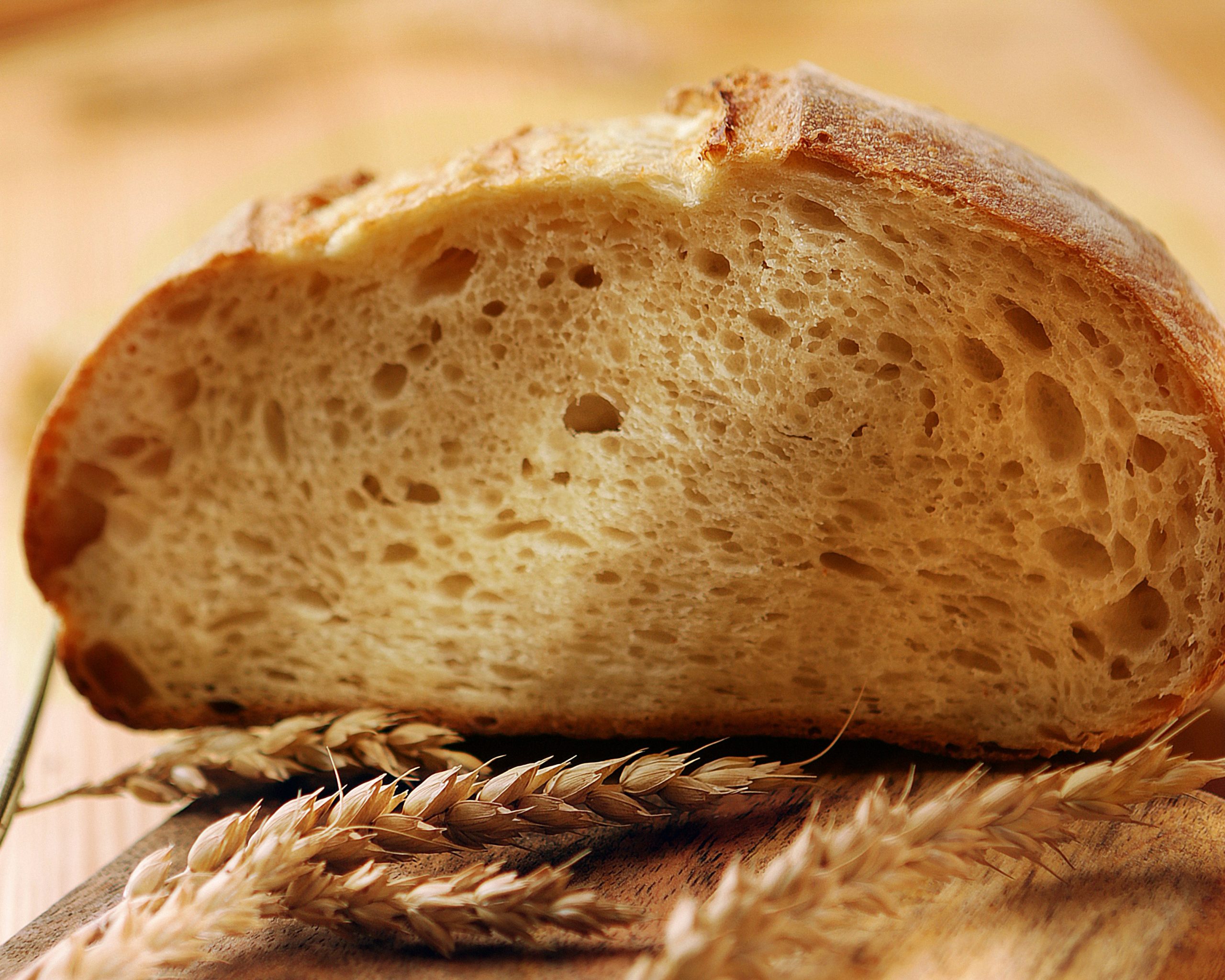 Uses for stale bread to prevent food waste