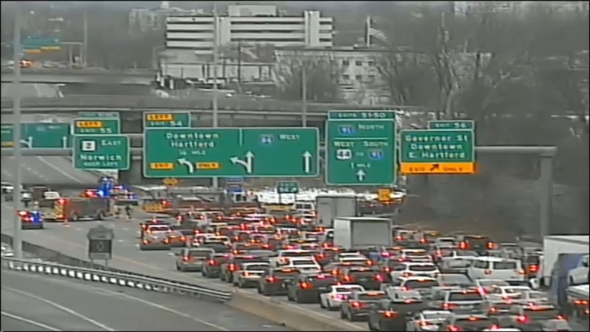 Serious crash closes I-84 west in East Hartford