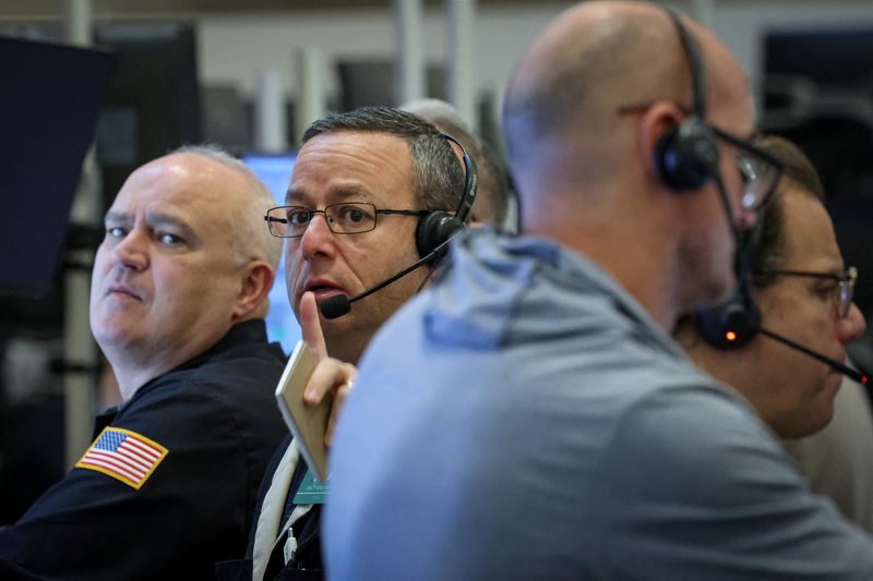 Stock indexes fall on AI angst while gold and silver rise with oil<br>