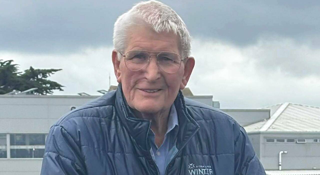 (Foto: Facebook) Sputa la foglia che gli era finita in bocca per il vento, 86enne riceve una multa di 285 euro per abbandono di rifiuti