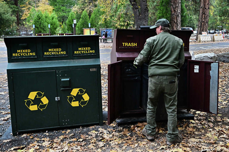 Yosemite National Park employees' pay to drop by as much as $4 per hour