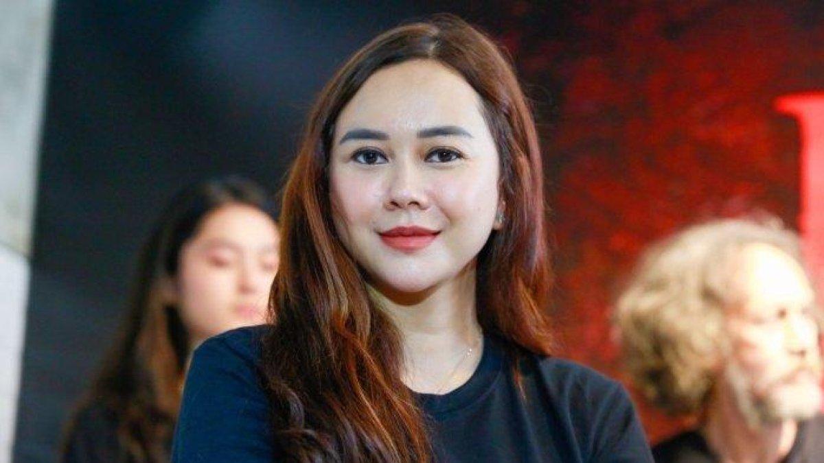 Aura Kasih Jatuh Cinta pada Suami Orang, Terseret Skandal Ridwan Kamil