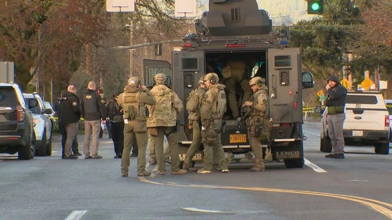 Police search N Portland neighborhood for suspect who threatened ...