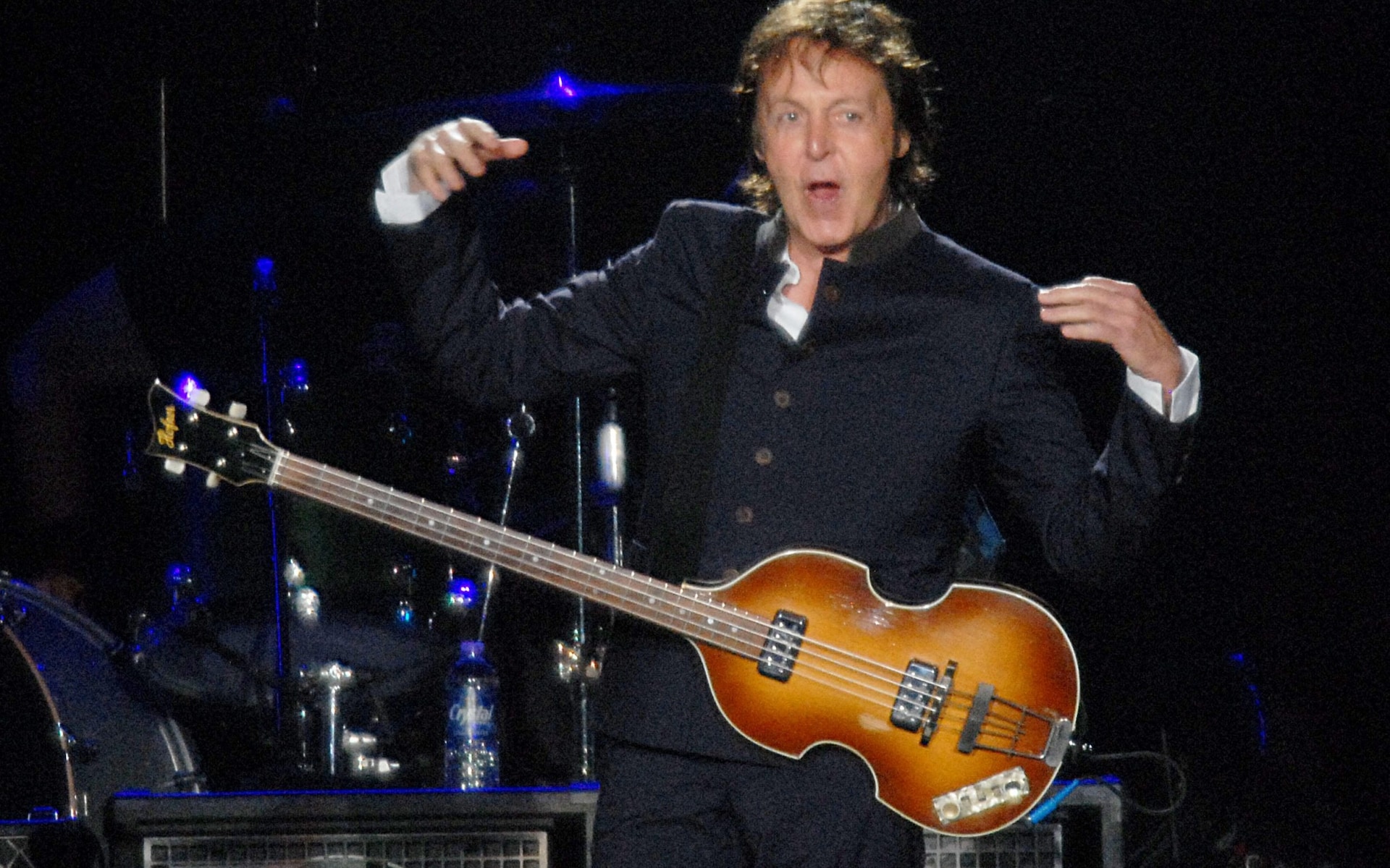 Paul McCartney’s bass guitar maker goes bust<br>