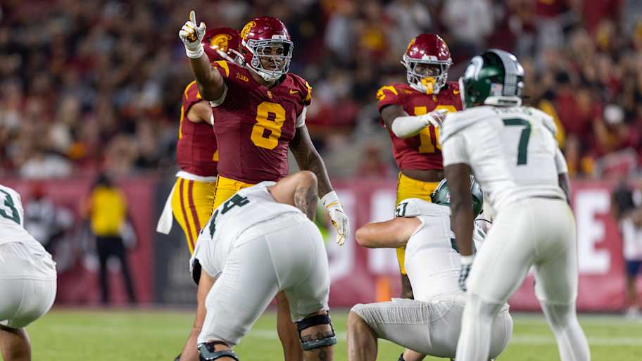 USC veteran defensive lineman announces plan to enter the transfer portal