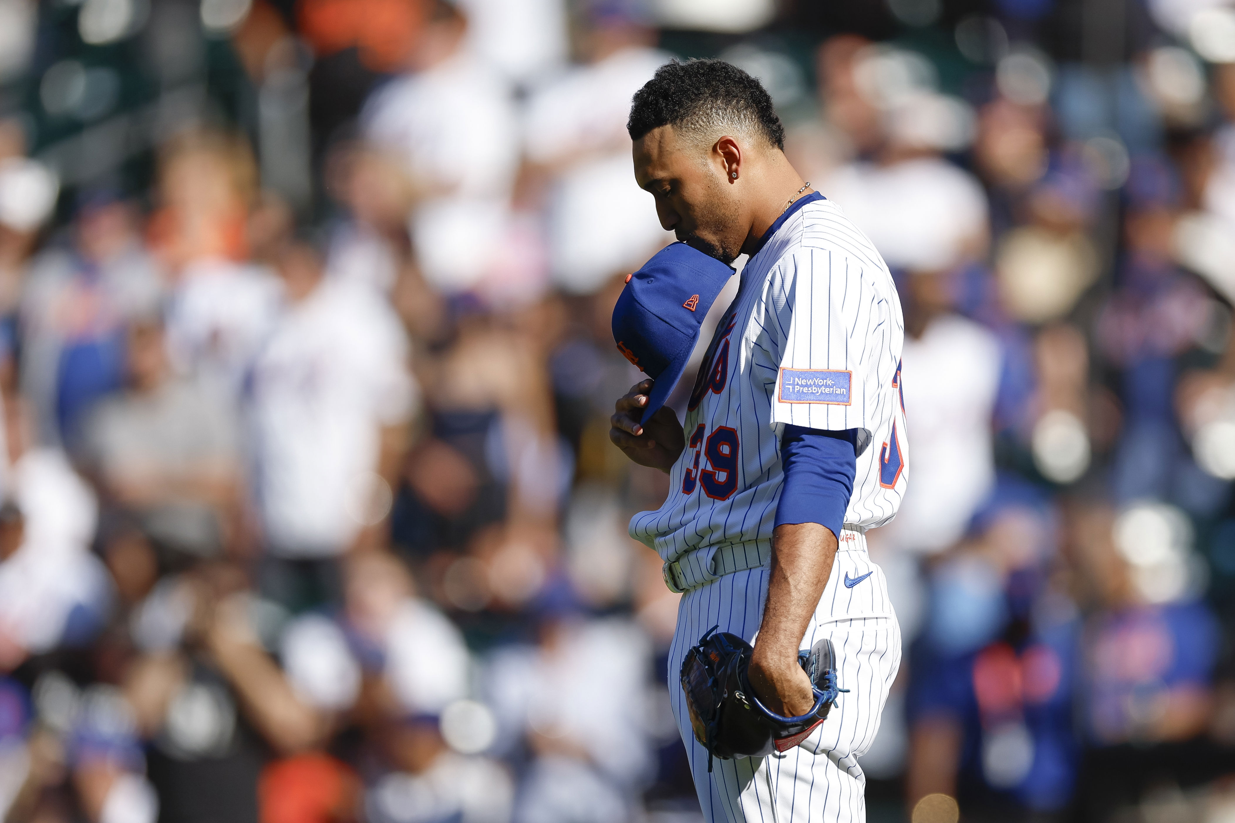 Mets owed Edwin Diaz phone call ahead of Devin Williams deal, says insider<br><br>