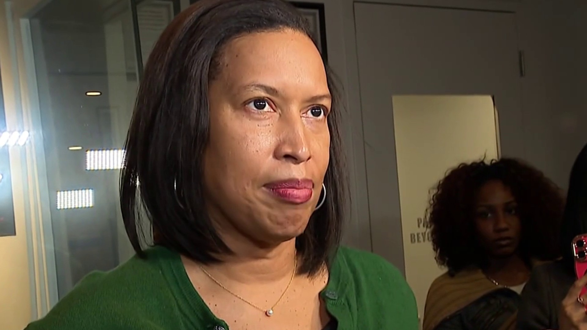 DC names interim police chief amid crime data controversy
