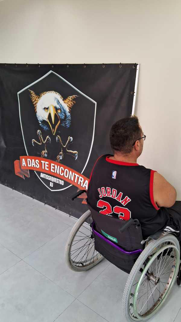 Homem é preso no condomínio de Isis Valverde e admite perseguir a atriz há mais de 20 anos