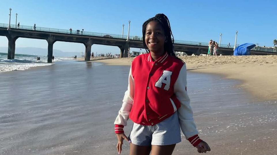 Teen girl dies after being hit by car in Shreveport; victim identified