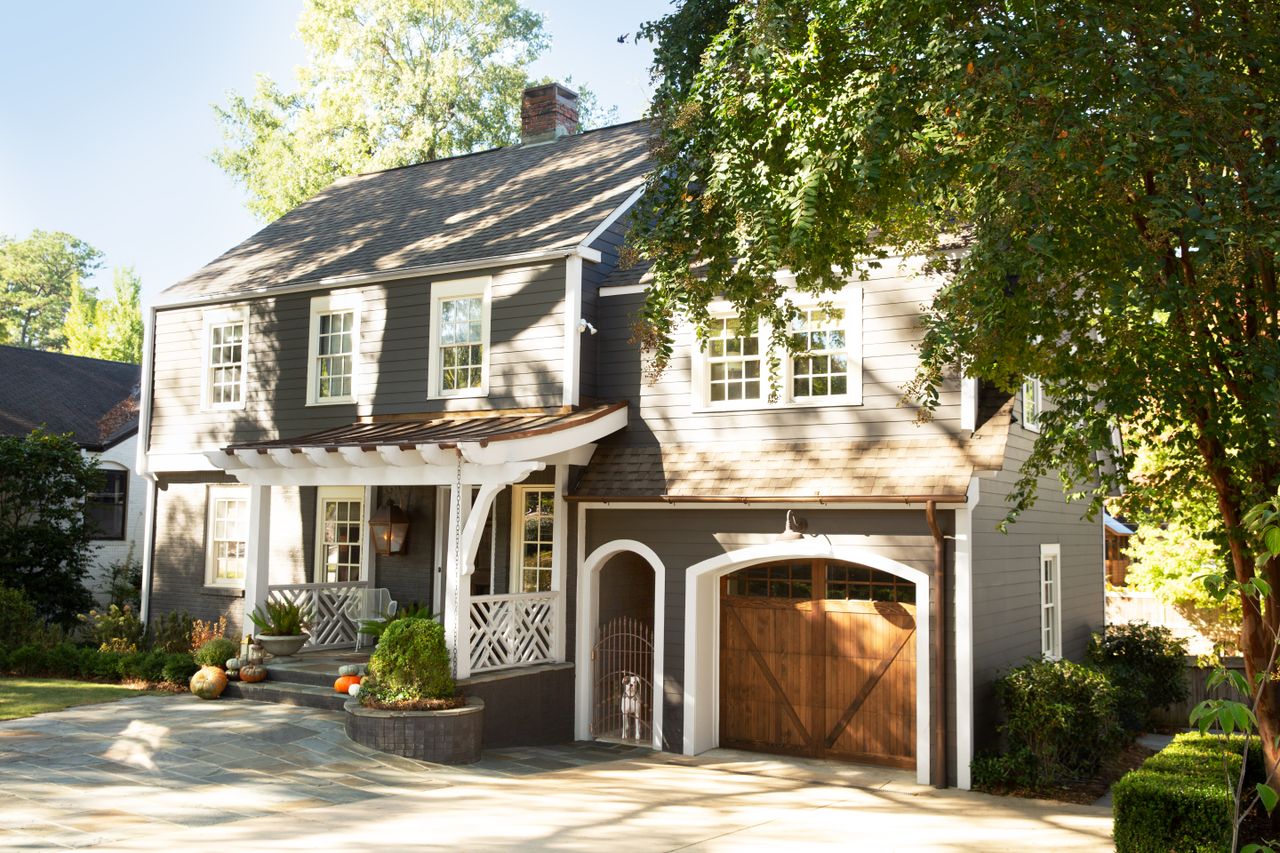 Front of House with Kendall Charcoal siding