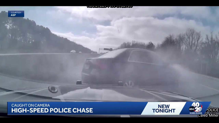 Dash cam video shows Arkansas troopers end 120 mph chase with PIT ...