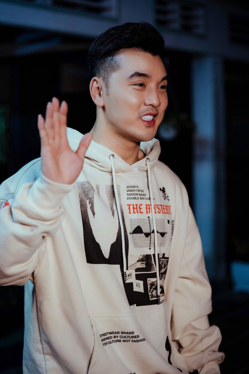 Ưng Hoàng Phúc đáp trả