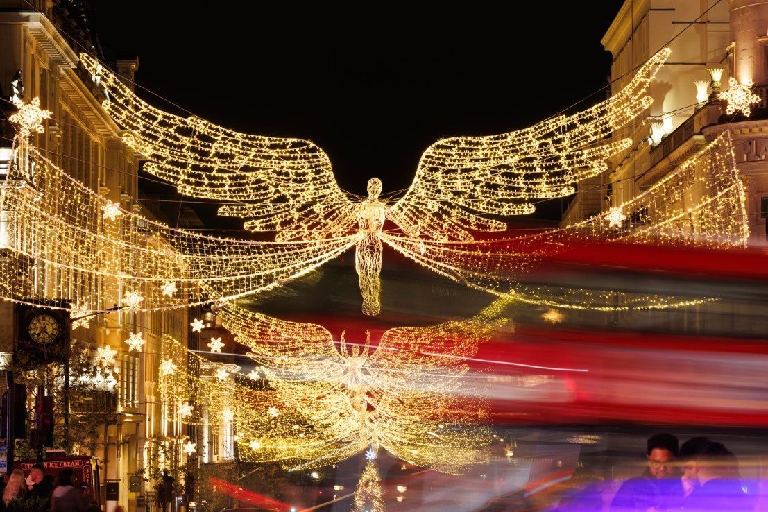 How Christmas lights give London its sparkle, image size:1107x738