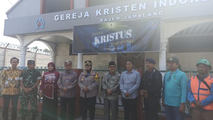 Untuk keamanan Natal, Forkopimda Cirebon patroli ke gereja-gereja