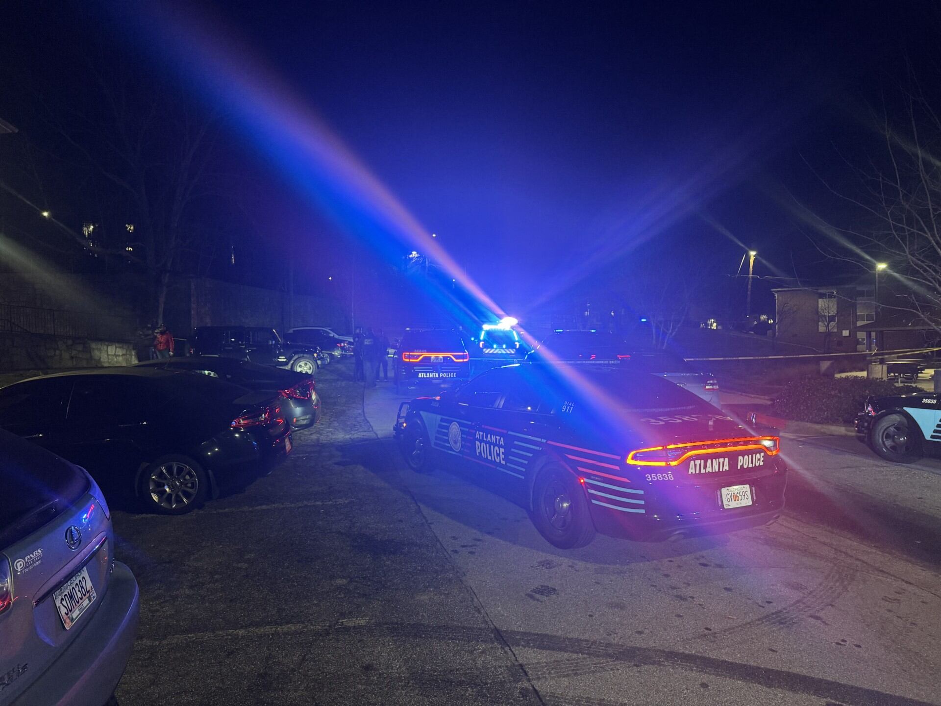 Man shot by off-duty police officer at Atlanta apartment complex ...