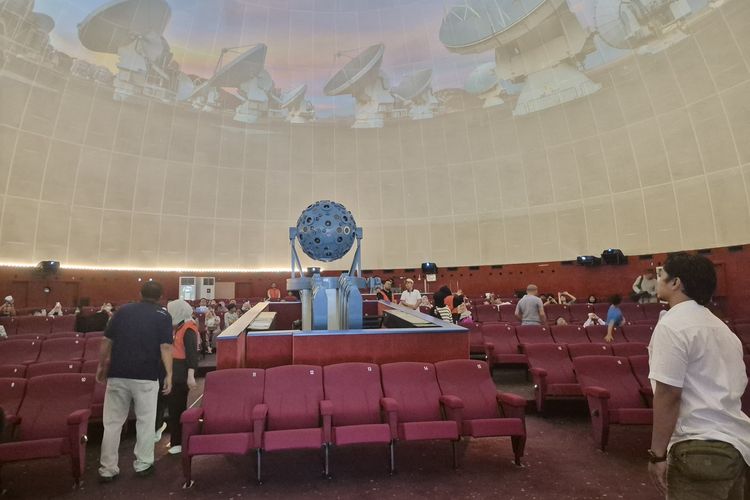 Pengalaman menonton pertunjukan luar angkasa di planetarium setelah puluhan tahun ditutup