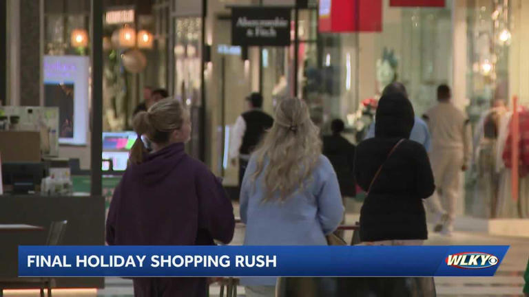 Last-minute shoppers make their way to Oxmoor Center