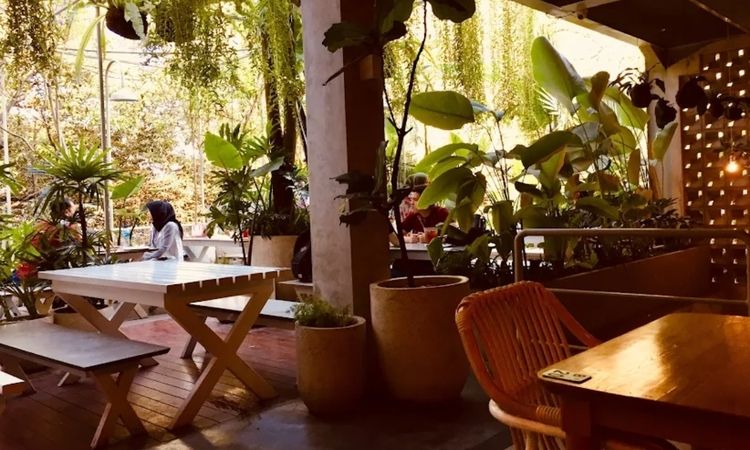 10 kafe dekat Stasiun Padalarang, cocok untuk nongkrong santai bersama teman
