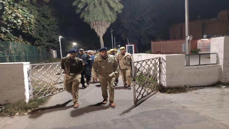 AMU murder: 'अब तो मुझे पहचानोगे मैं कौन हूं... गाली देकर दागी गोली', पूर्व  विधायक के दामाद और शिक्षक का कत्ल