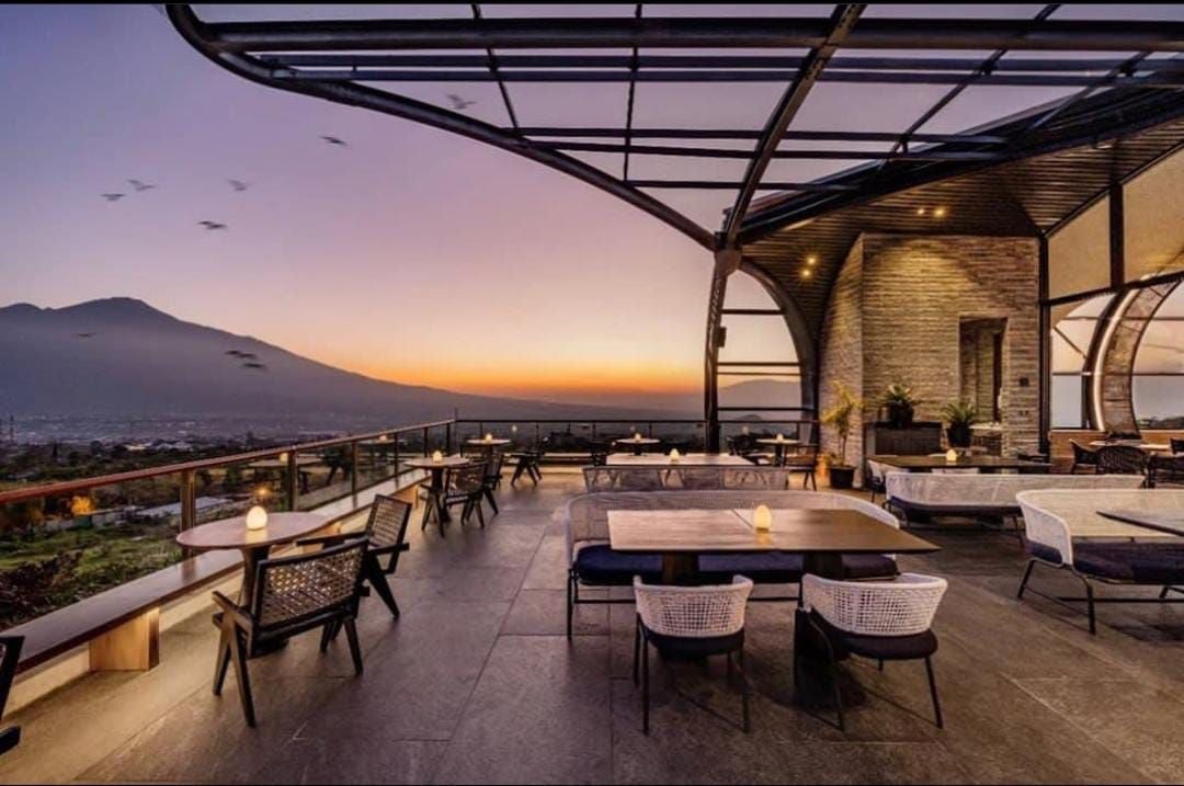 Staycation Mendadak? 5 Hotel di Batu dengan Pemandangan Kota Terindah dari Balkon Kamar