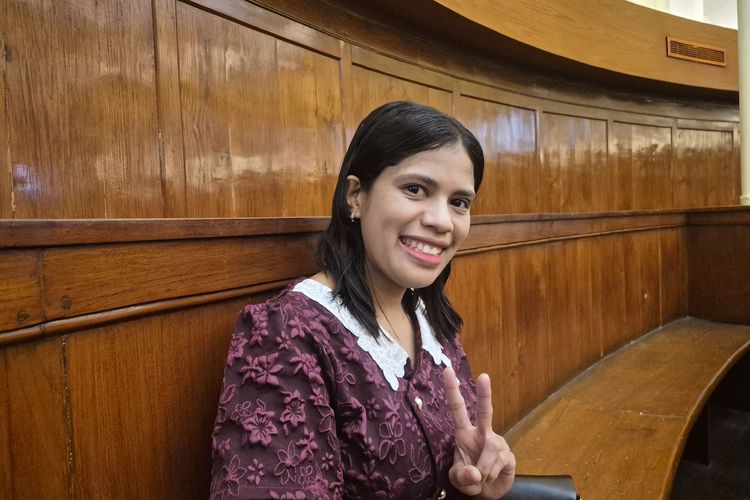 Reni Rayakan Natal Jauh dari Keluarga Karena Keterbatasan Biaya