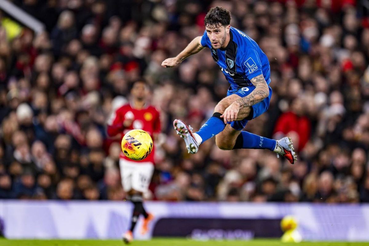 Barcelona dan Atletico Madrid Berebut Marcos Senesi, Bek Bournemouth Siap Pergi Januari