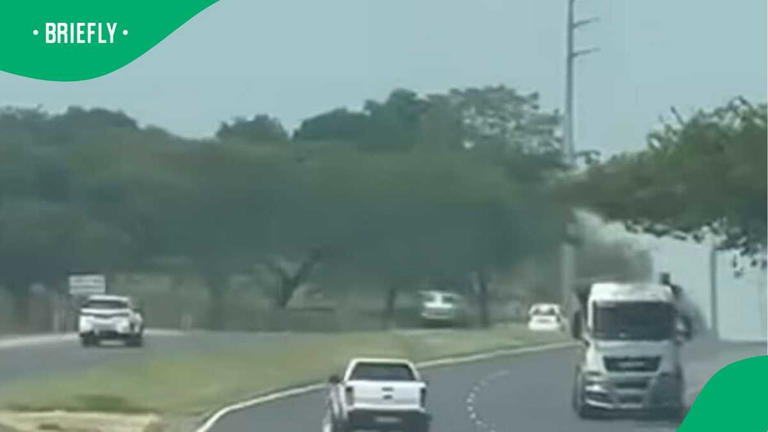 Video shows a Ford bakkie driving on the wrong side of the road before ...