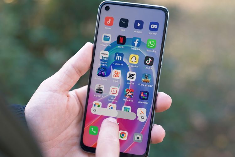 3 cara cek nama kontak di HP orang lain secara mudah