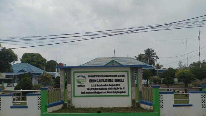 Peringatan Cuaca Bengkulu Saat Libur Nataru 2026: Hujan Lebat dan Petir