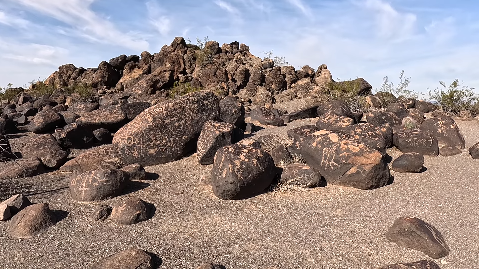 How 1,400-year-old carvings still survive in the open desert