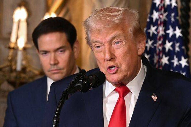 Donald Trump snaps at reporter probing about photos in Epstein files ...
