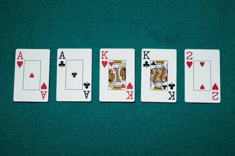 Card game players can win solitaire in 'fewer moves' by using 1 trick
