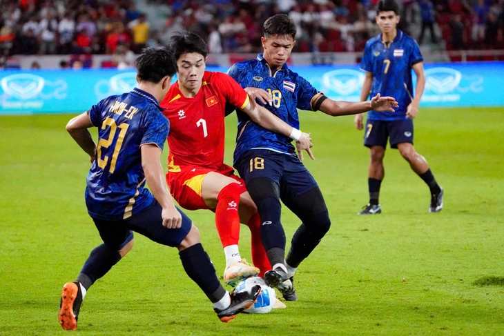 Người Thái 'ghen tị' với bóng đá Việt Nam?